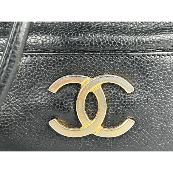 Chanel Vintage Black Caviar Drawstring Shoulder Bucket Bag - Picture 4 of 16